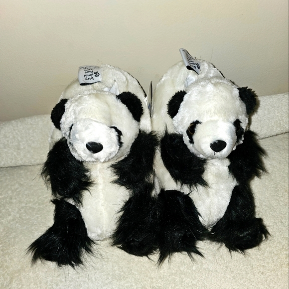 BNWT PANDA SLIPPERS!! 🐼 - Picture 10 of 10